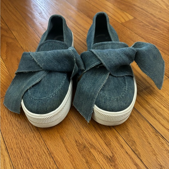 G by Guess Slip On Shoes Women’s 8.5M Blue Denim Sneakers Platform With Bow - Picture 1 of 8